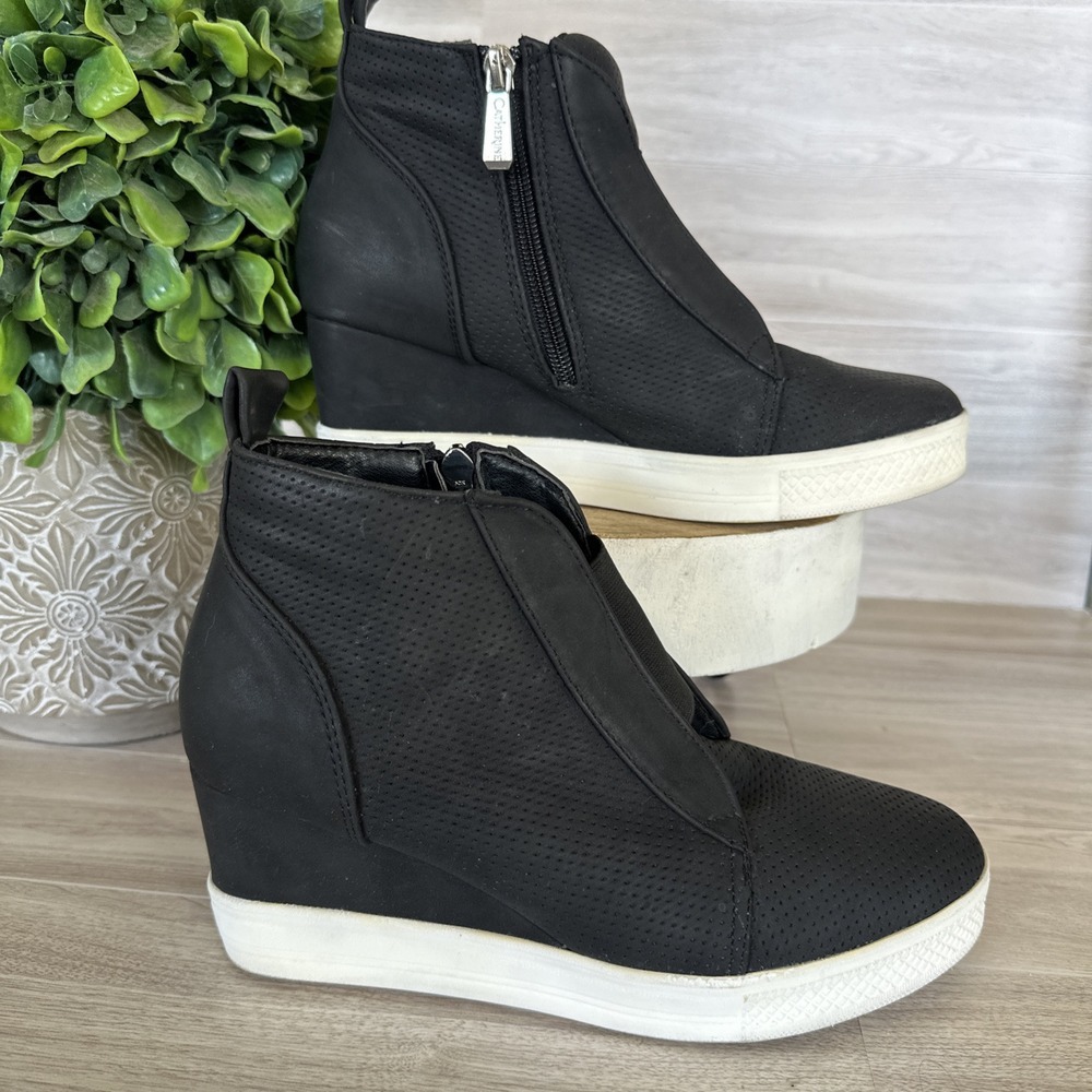 Catherine Malandrino Sabra Black Ankle Booties Boots Wedge Zipper US Size 7.5 - Picture 4 of 11